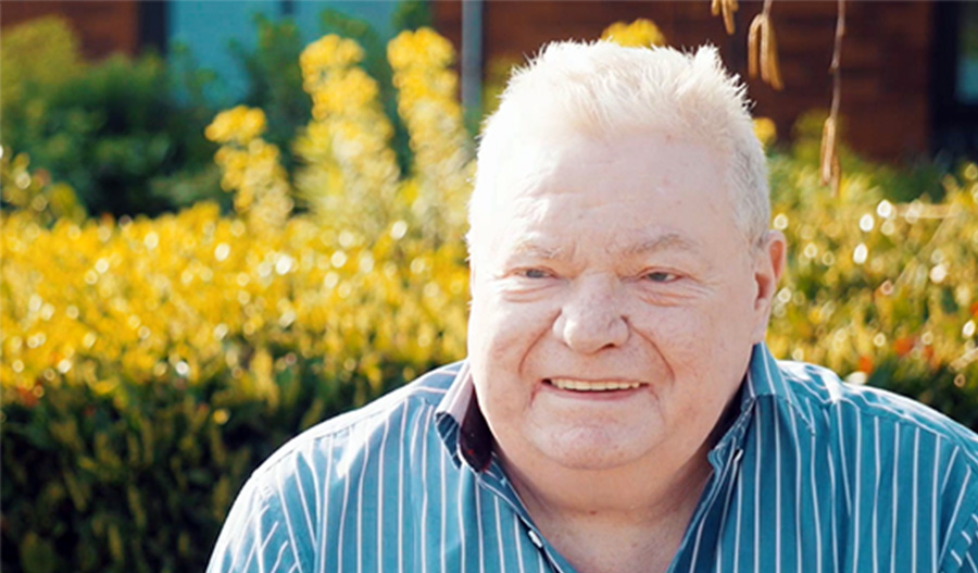 Stephen spricht darüber, wie er chronische Schmerzen mit Hilfe der Rückenmarkstimulation in den Griff bekommen hat.